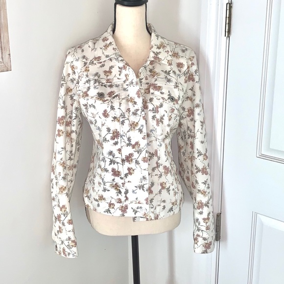 CeCe Denim White Duchess Floral Denim Jacket - Picture 2 of 12